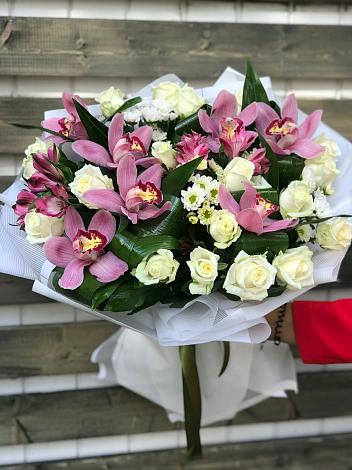 Букет цветов из: Розы и Хризантемы в Енотаевке