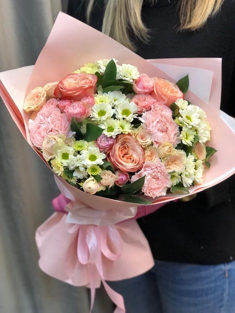 Букет цветов из: Гвоздики, Розы и Хризантемы в Енотаевке