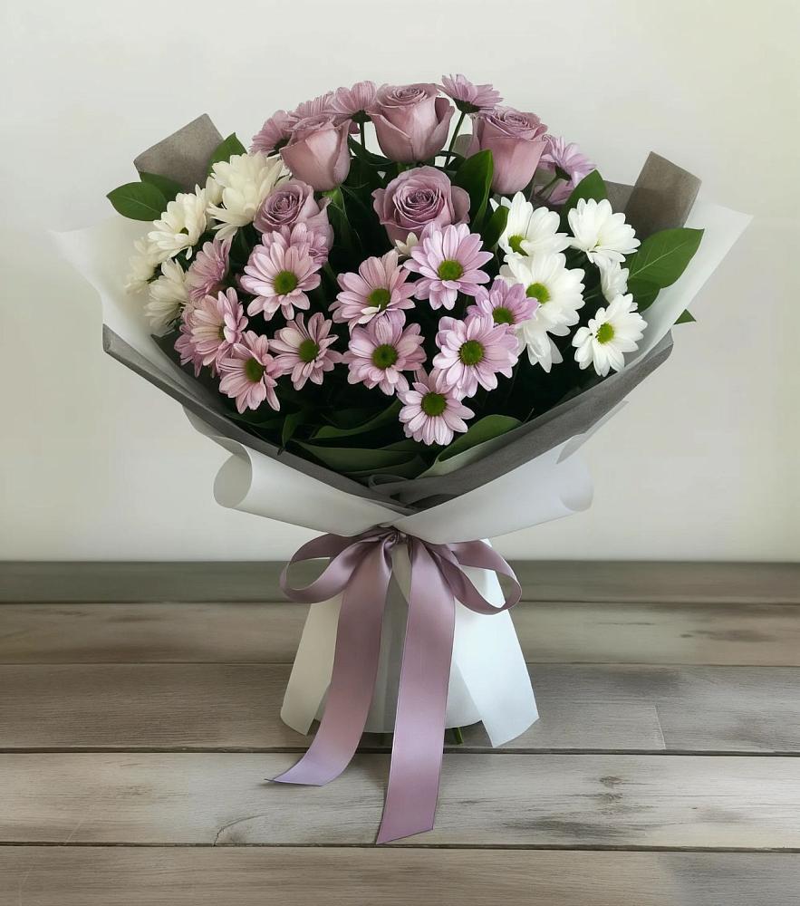 Букет цветов из: Хризантемы и Розы в Енотаевке