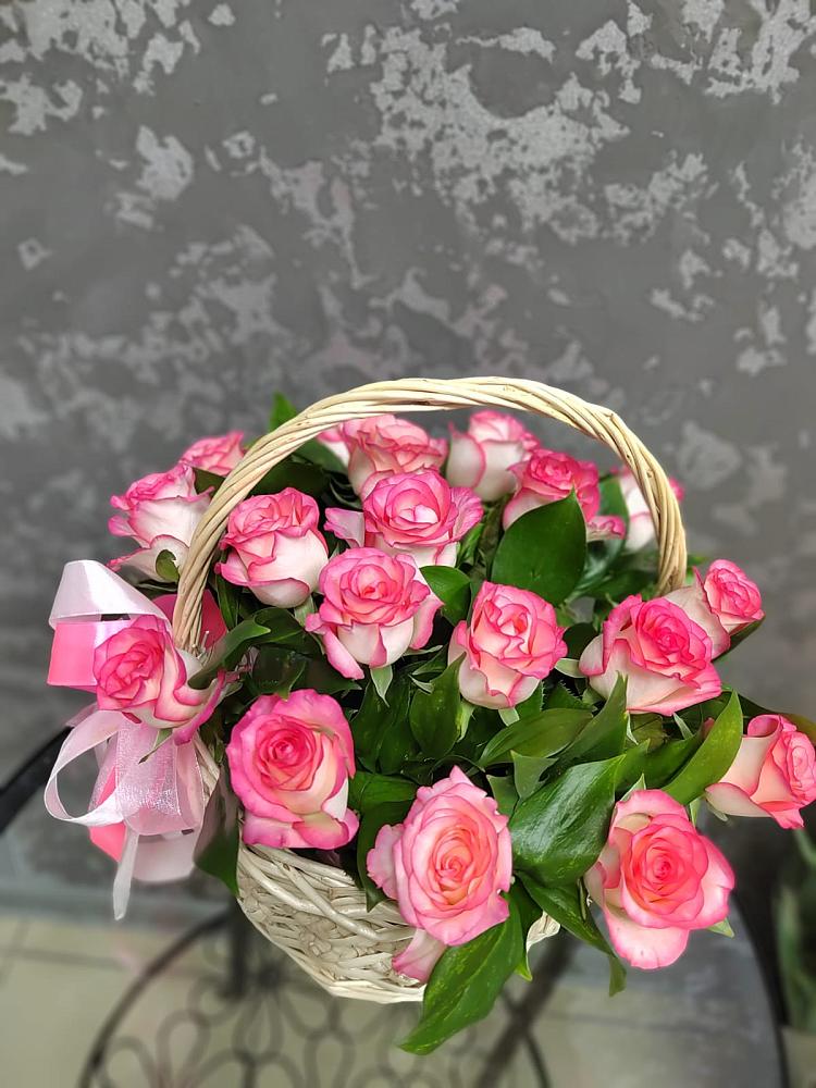 Цветочная композиция из Розы в корзине в Енотаевке