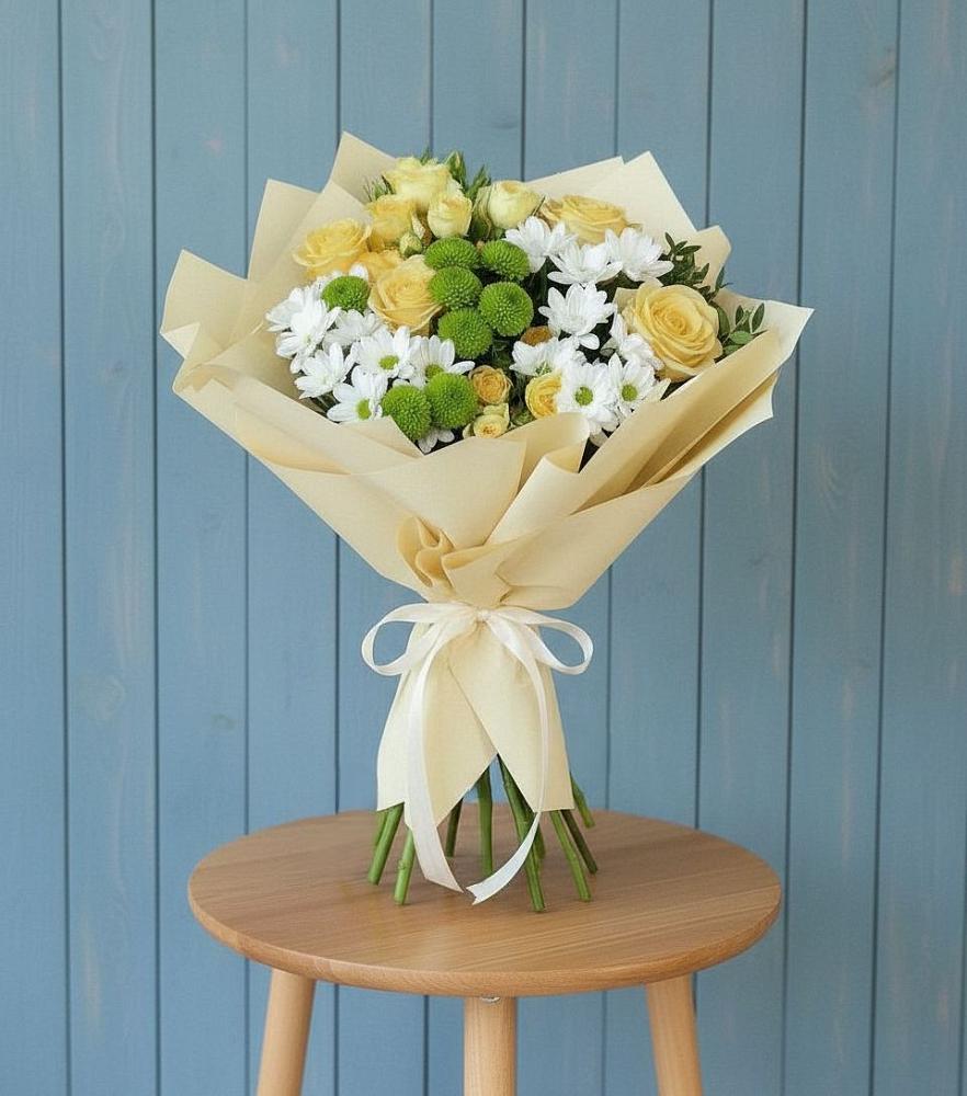 Букет цветов из: Хризантемы и Розы в Енотаевке