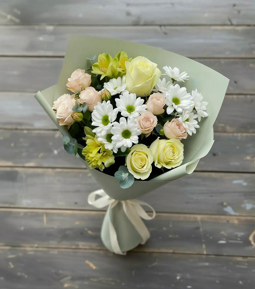 Букет цветов из: Альстромерии, Розы и Хризантемы в Енотаевке