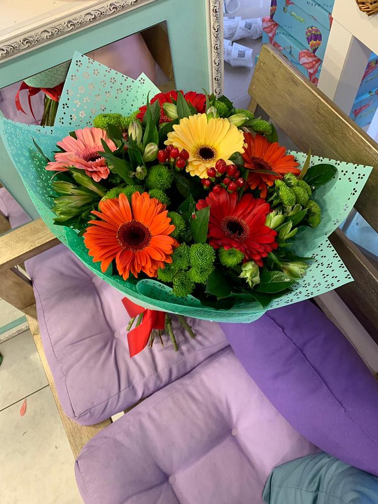 Букет цветов из: Герберы, Хризантемы и Альстромерии в Енотаевке