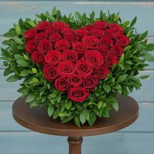 Цветочная композиция из Розы в виде сердца в Енотаевке