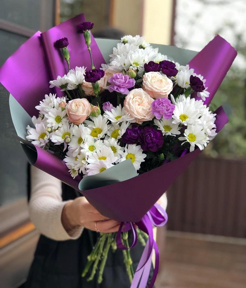 Букет цветов из: Хризантемы, Гвоздики и Розы в Енотаевке