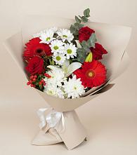 Букет цветов из:  Розы, Хризантемы, Герберы и Лилии в Енотаевке