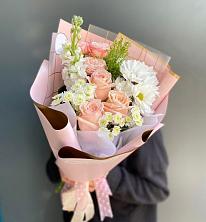 Букет цветов из:  Хризантемы и Розы в Енотаевке