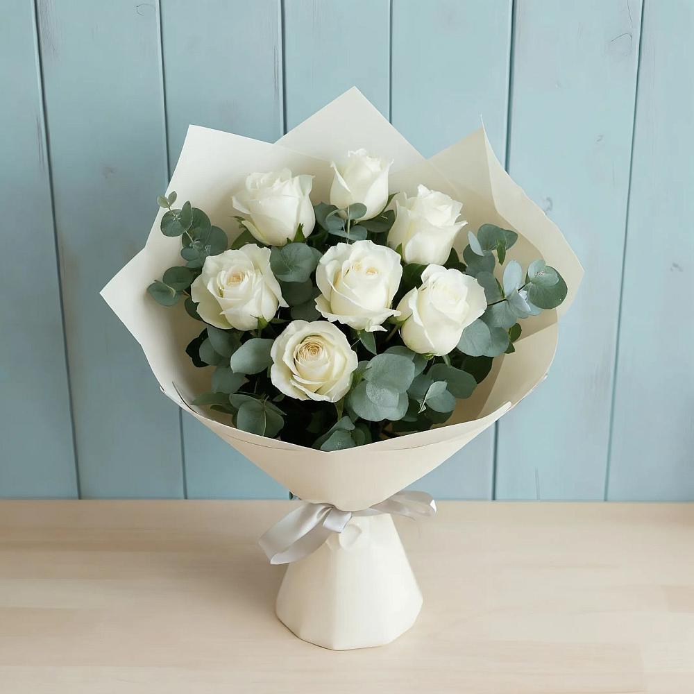 Букет Белые розы в Эвкалипте в Енотаевке