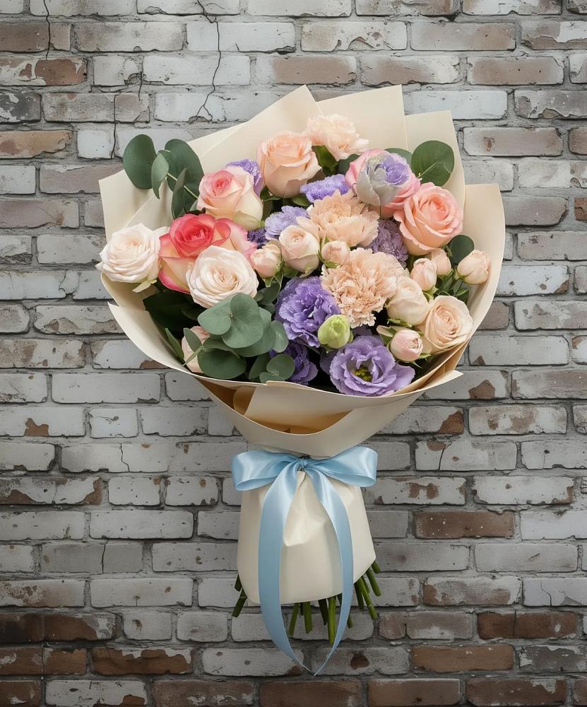 Букет цветов из: Розы, Лизиантусы и Гвоздики в Енотаевке