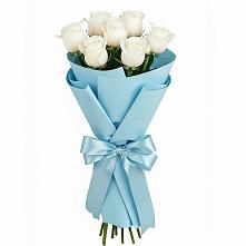 Букет 7 белых роз Проуд в Енотаевке