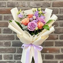 Букет цветов из:  Лизиантусы и Розы #REPLACE_PRED# Енотаевке