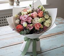 Букет цветов из:  Розы, Лизиантусы и Гвоздики в Енотаевке