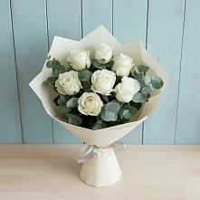 Букет Белые розы в Эвкалипте в Енотаевке