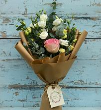 Букет цветов из:  Розы и Лизиантусы в Енотаевке